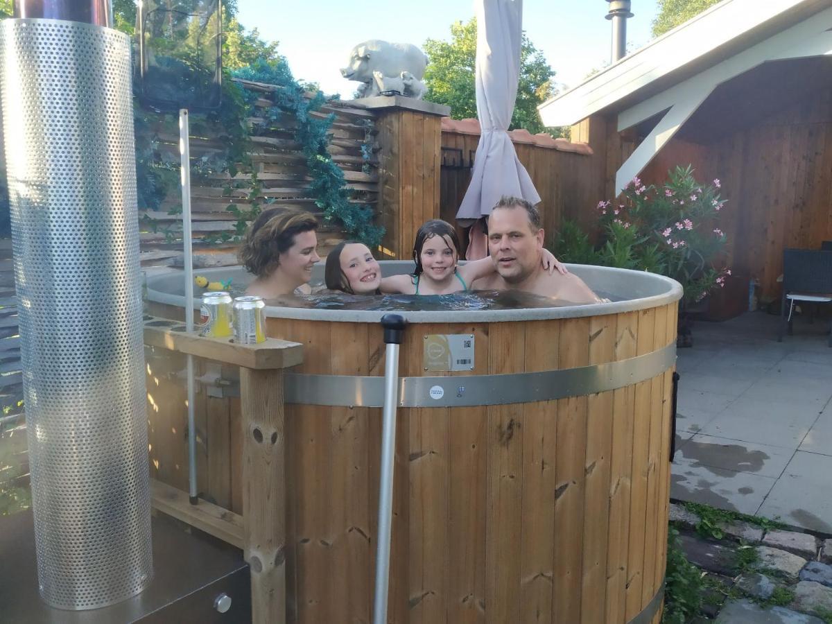Chalet "Het Biggetje" Hottub - Sauna Volkel Εξωτερικό φωτογραφία